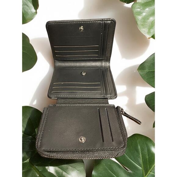 CarrKen Black Leather Wallet Unisex Trifold New without Tags NEW - Picture 3 of 3